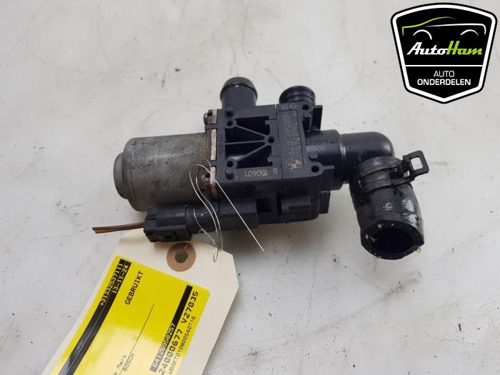 Begagnade Extra vattenpump BMW X5 (F15) xDrive 40e 2.0 Pris € 40,00 Marginaltabell erbjuds av AutoHam