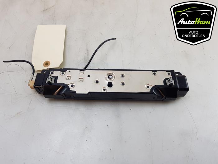 Usagé Module WiFi Tesla Model 3 Prix € 20,00 Règlement à la marge proposé par AutoHam