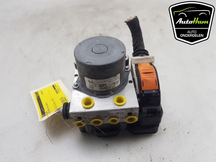 Used ABS pump Peugeot 5008 II (M4/MC/MJ/MR) 1.2 12V e-THP PureTech 130 Price € 175,00 Margin scheme offered by AutoHam