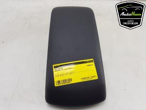 Usados Apoyabrazos Citroen C4 Berline (BA/BB/BC) ë-C4 50 kWh Precio € 50,00 Norma de margen ofrecido por AutoHam