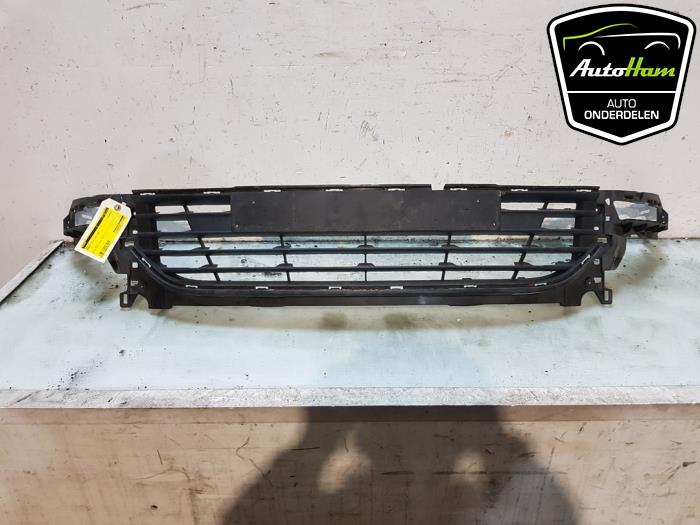 Gebrauchte Grill Renault Clio IV Estate/Grandtour (7R) 1.2 TCE 16V GT EDC Preis € 50,00 Margenregelung angeboten von AutoHam