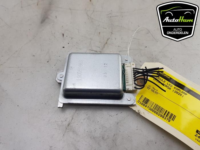 Używane Modułowy reflektor LED Opel Corsa F (UB/UH/UP) 1.2 Turbo 12V 100 Cena € 75,00 Procedura marży oferowane przez AutoHam