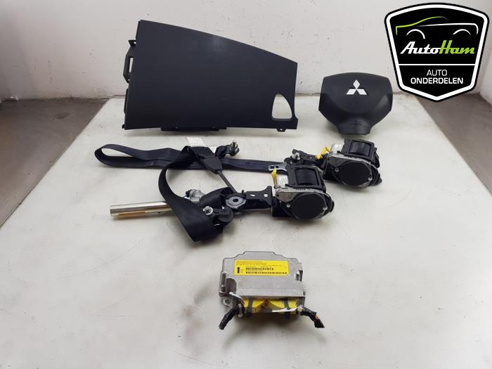 Airbag set+module Mitsubishi Outlander 2.0 16V 4x2 - 7030A026