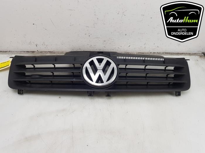 Używane Grill Volkswagen Polo IV (9N1/2/3) 1.4 16V Cena € 30,00 Procedura marży oferowane przez AutoHam