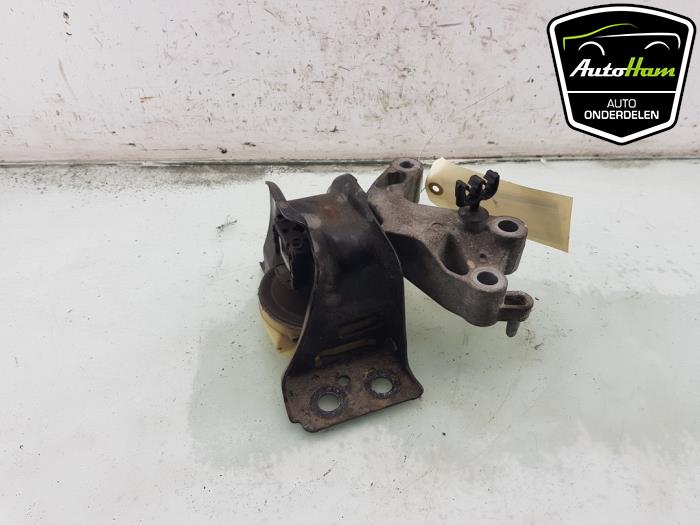 Used Engine mount Dacia Lodgy (JS/SD0J) 1.2 TCE 16V Price € 20,00 Margin scheme offered by AutoHam