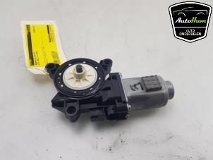 Usados Motor de ventanilla de puerta Kia Niro I (DE) E-Niro 64 kWh Precio € 40,00 Norma de margen ofrecido por AutoHam