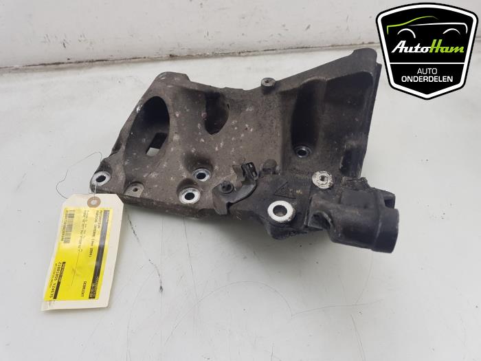 Used Engine mount Porsche Cayenne (9PA) 4.5 V8 32V Turbo Price € 40,00 Margin scheme offered by AutoHam