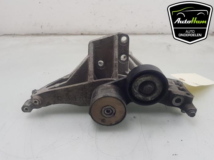 Support dynamo haut d'un Jeep Renegade (BU) 1.4 Multi Air 16V 2015