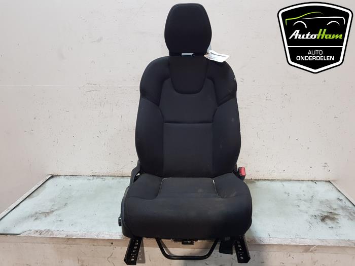 Używane Fotel prawy Volvo V60 II (ZW) 2.0 T6 16V Twin Engine Cena € 195,00 Procedura marży oferowane przez AutoHam