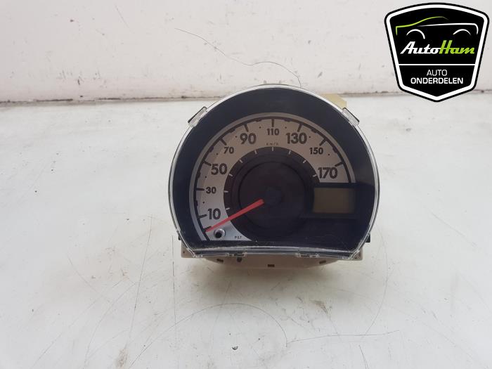 Używane Tablica rozdzielcza Peugeot 107 1.0 12V Cena € 75,00 Procedura marży oferowane przez AutoHam
