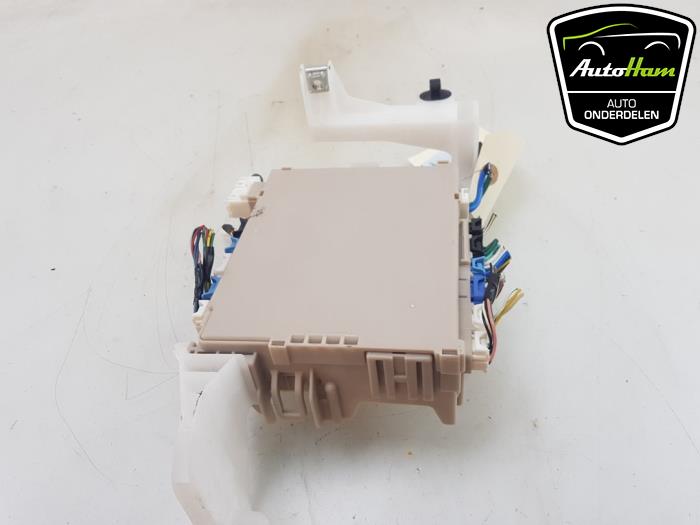 Fuse box Citroen C1 1.0 12V VVTi 827300H030 PSA AutoHam