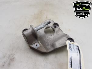 Engine mount from a Renault Twingo III (AH) ZE R80 2022