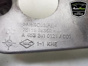 Engine mount from a Renault Twingo III (AH) ZE R80 2022