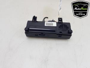 Begagnade Telefonmodul Peugeot 208 I (CA/CC/CK/CL) 1.2 12V e-THP PureTech 110 Pris € 50,00 Marginaltabell erbjuds av AutoHam