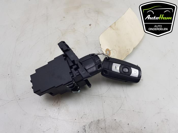 Używane Stacyjka + Kluczyk BMW 3 serie Touring (E91) 318i 16V Cena € 50,00 Procedura marży oferowane przez AutoHam