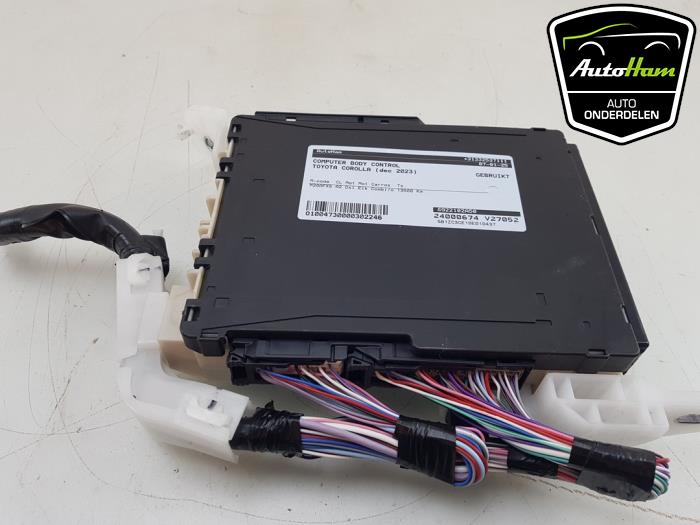 Used Body control computer Toyota Corolla Touring Sport (E21/EH1) 2.0 16V Hybrid 200 Price € 195,00 Margin scheme offered by AutoHam