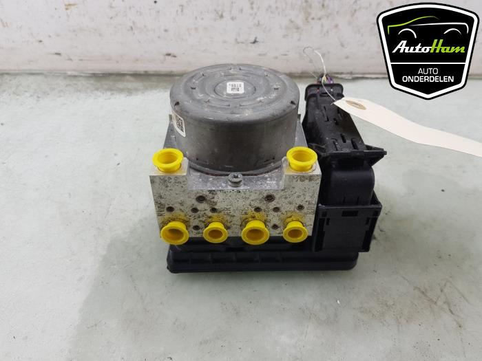 Używane Pompa ABS Ford Fiesta 7 1.0 EcoBoost 12V 100 Cena € 175,00 Procedura marży oferowane przez AutoHam