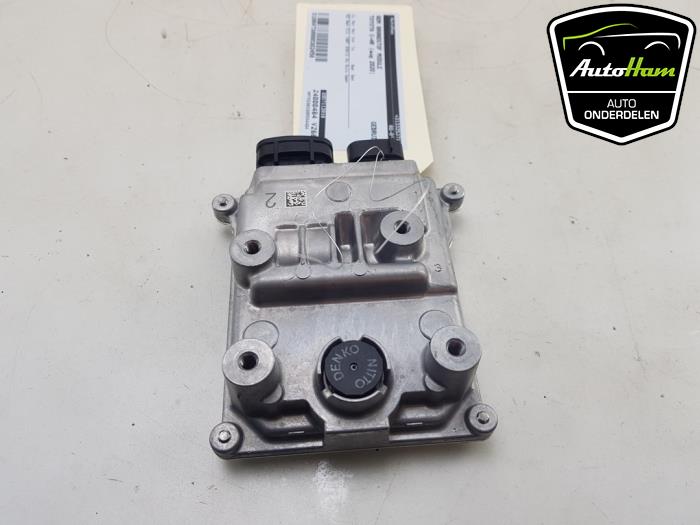Usagé Module pompe carburant Toyota C-HR (X1,X5) 2.0 16V Hybrid Prix € 75,00 Règlement à la marge proposé par AutoHam