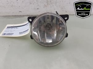 Usados Luz antiniebla derecha delante Peugeot 2008 (CU) 1.2 12V e-THP PureTech 110 Precio € 20,00 Norma de margen ofrecido por AutoHam