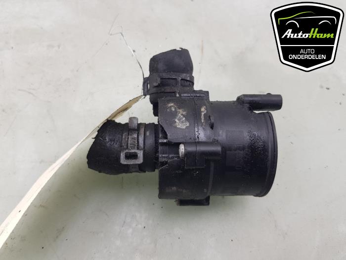 Begagnade Extra vattenpump Seat Leon (5FB) 1.6 TDI Ecomotive 16V Pris € 15,00 Marginaltabell erbjuds av AutoHam