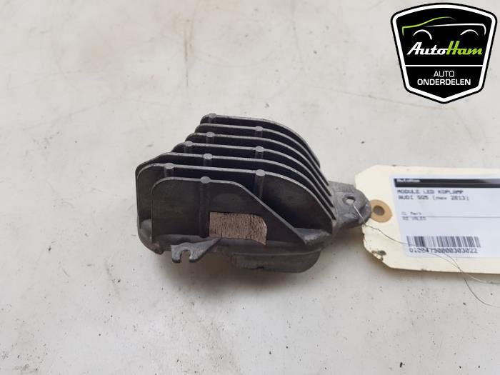 Używane Modułowy reflektor LED Audi SQ5 (8RB) 3.0 TDI V6 24V Cena € 40,00 Procedura marży oferowane przez AutoHam