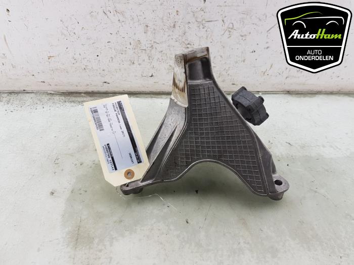 Used Engine mount Porsche Panamera (971G) 4.0 V8 32V Turbo Price € 30,00 Margin scheme offered by AutoHam