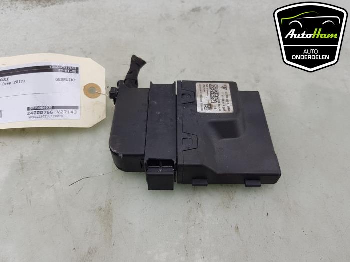 Usagé Boitier pompe à carburant Porsche Panamera (971G) 4.0 V8 32V Turbo Prix € 75,00 Règlement à la marge proposé par AutoHam