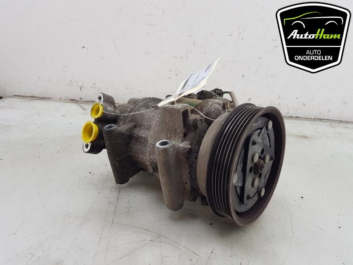 Air conditioning pump from a Mercedes-Benz Citan (415.6) 1.5 109 CDI 2013