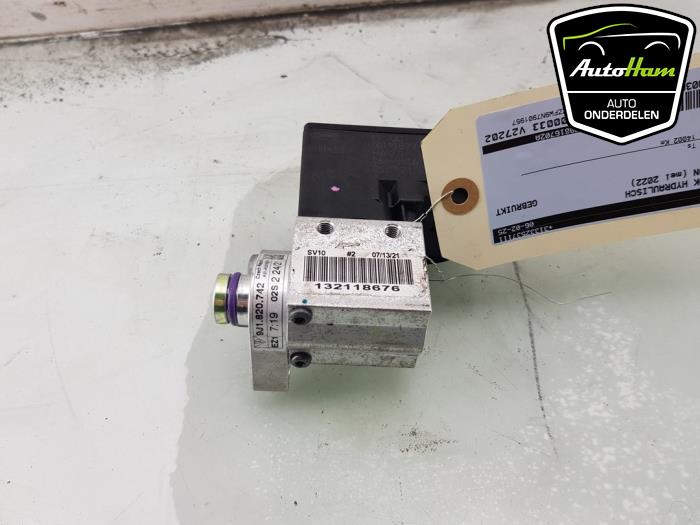 Gebrauchte Ventilblock hydraulisch Audi RS e-tron GT (F83) 93 kWh Preis € 75,00 Margenregelung angeboten von AutoHam