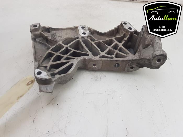 Used Engine mount Mercedes Vito (447.6) 1.6 111 CDI 16V Price € 60,50 Inclusive VAT offered by AutoHam