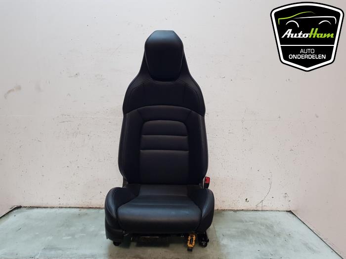 Używane Fotel prawy Porsche Taycan (Y1A) 79/84 kWh Cena € 950,00 Procedura marży oferowane przez AutoHam