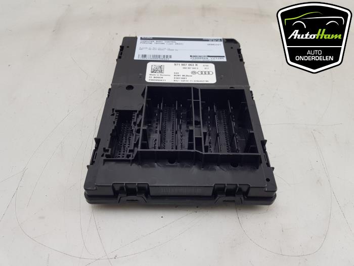 Used Body control computer Porsche Taycan (Y1A) 79/84 kWh Price € 225,00 Margin scheme offered by AutoHam