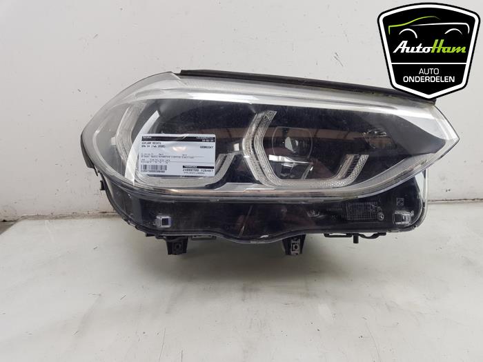 Używane Reflektor prawy BMW X4M (F98) 3.0 TwinPower Turbo 24V Competition Cena € 950,00 Procedura marży oferowane przez AutoHam