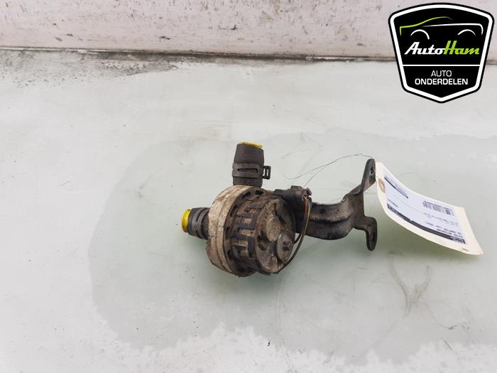 Begagnade Extra vattenpump Volkswagen Crafter (SY) 2.0 TDI FWD Pris € 36,30 Inklusive moms erbjuds av AutoHam