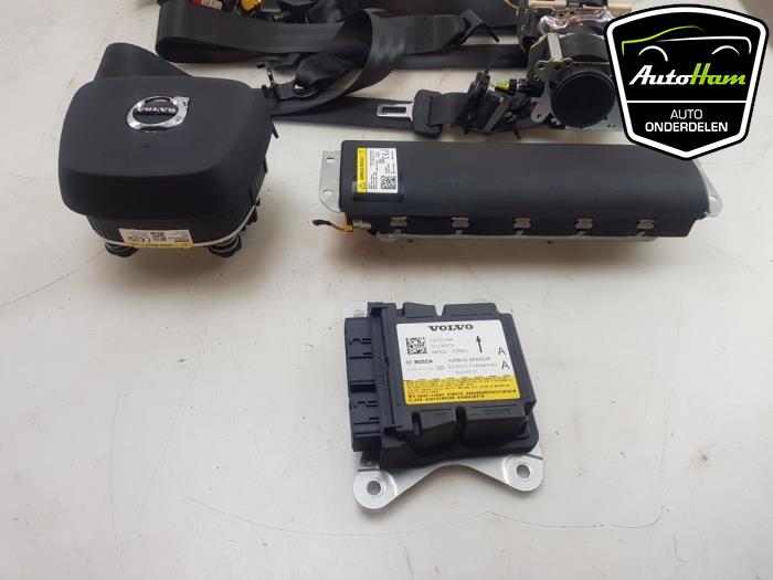 Airbag set + dashboard Volvo XC40 1.5 T5 Plug-in Hybrid 16V - 30747212
