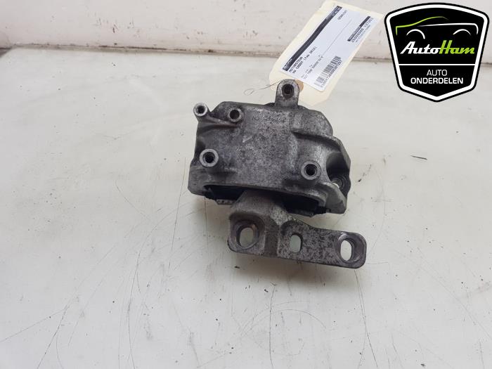 Usagé Support moteur Volkswagen Caddy III (2KA,2KH,2CA,2CH) 1.6 TDI 16V Prix € 15,00 Règlement à la marge proposé par AutoHam