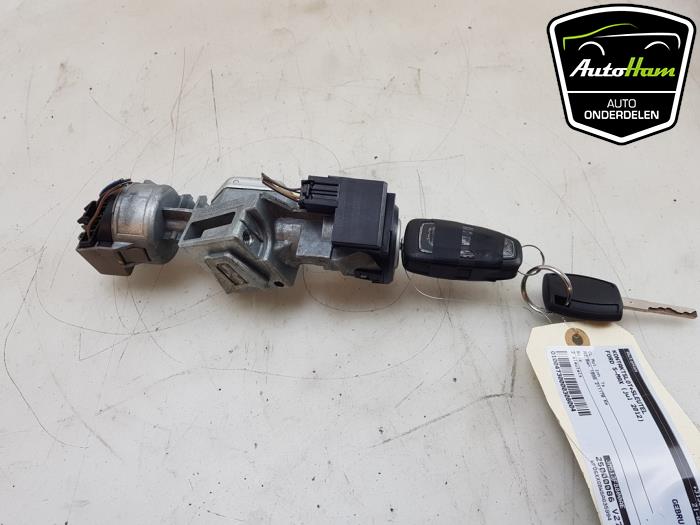 Używane Stacyjka + Kluczyk Ford S-Max (GBW) 2.0 16V Cena € 50,00 Procedura marży oferowane przez AutoHam