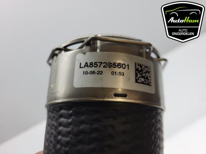 Intercooler Rohr van een BMW 3 serie Touring (G21) 318i 2.0 TwinPower Turbo 16V 2022