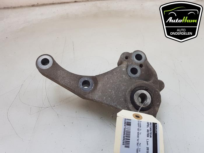 Used Engine mount Opel Astra K Sports Tourer 1.4 Turbo 16V Price € 15,00 Margin scheme offered by AutoHam