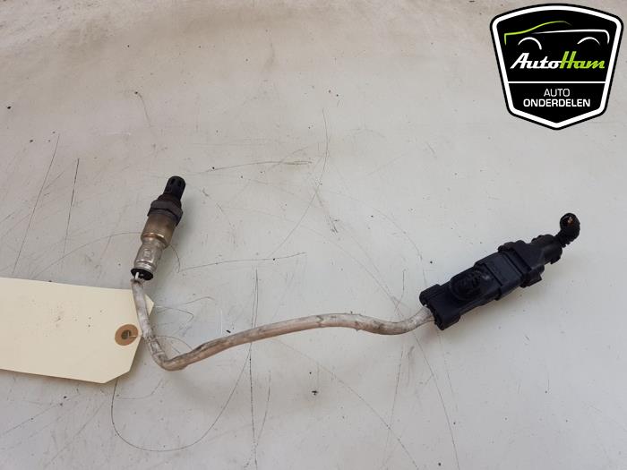 Lambda probe from a Peugeot 208 I (CA/CC/CK/CL) 1.2 Vti 12V PureTech 82 2013