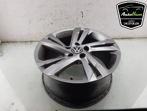 Używane Obrecz Volkswagen Golf VIII (CD1) 1.5 eTSI 16V Cena € 125,00 Procedura marży oferowane przez AutoHam