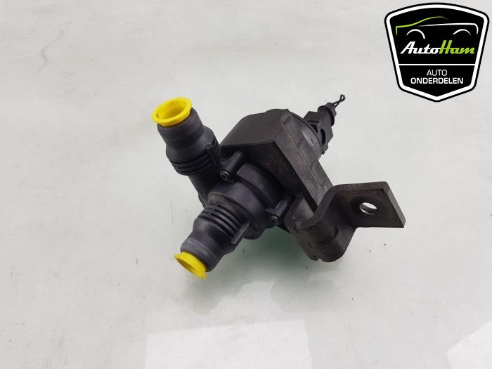 Begagnade Extra vattenpump BMW 6 serie (E64) 650 i 4.8 V8 32V Pris € 30,00 Marginaltabell erbjuds av AutoHam