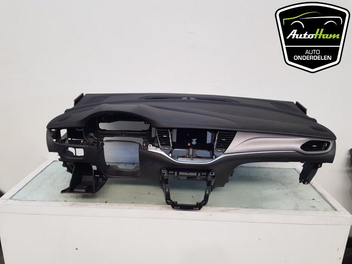Używane Panel Opel Astra K Sports Tourer 1.4 Turbo 16V Cena € 395,00 Procedura marży oferowane przez AutoHam