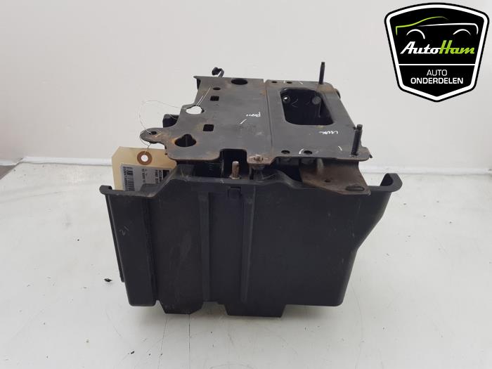 Begagnade Batterilåda Ford EcoSport (JK8) 1.0 EcoBoost 12V 125 Pris € 20,00 Marginaltabell erbjuds av AutoHam