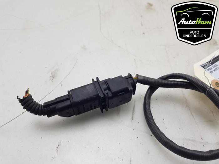Lambda probe from a BMW 5 serie Touring (G31) 530i 2.0 TwinPower Turbo 16V Mild Hybrid 2021