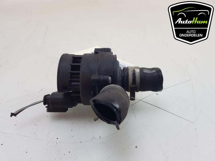 Begagnade Extra vattenpump Mercedes A (177.0) 1.3 A-180 Turbo 16V Pris € 30,00 Marginaltabell erbjuds av AutoHam
