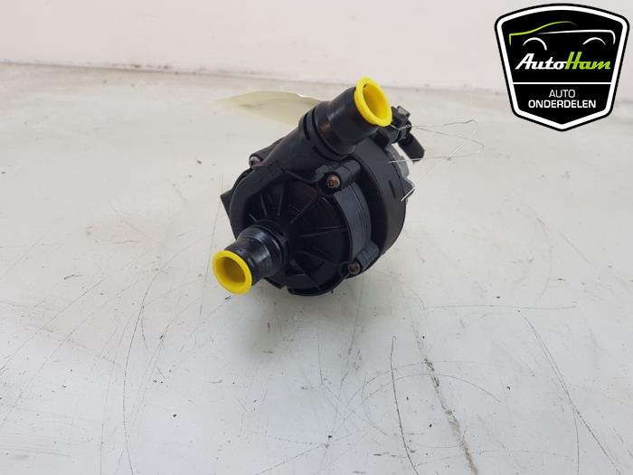 Begagnade Extra vattenpump Peugeot 208 II (UB/UH/UP) e-208 50 kWh Pris € 25,00 Marginaltabell erbjuds av AutoHam