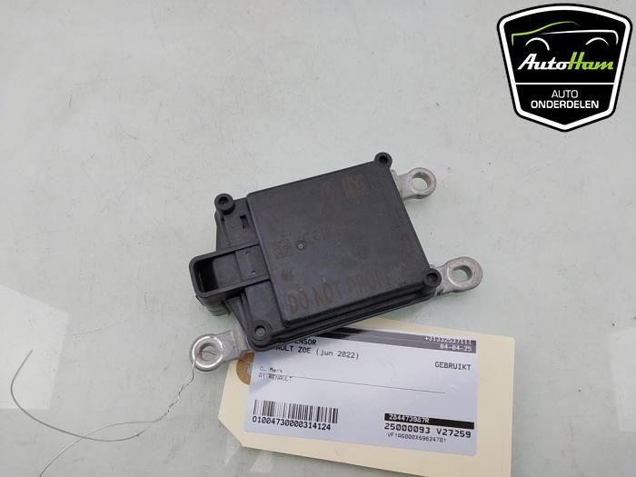 Begagnade Radarsensor Renault Zoé (AG) R135 Pris € 95,00 Marginaltabell erbjuds av AutoHam