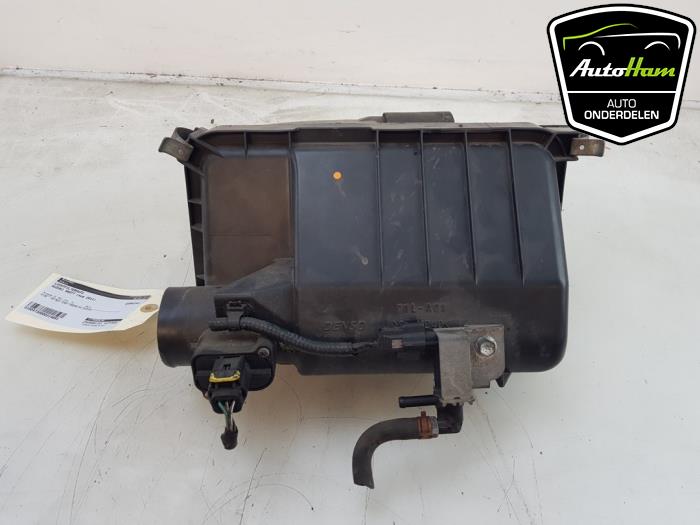 Begagnade Luftfilterhus Suzuki Swift (ZA/ZC/ZD) 1.2 16V Pris € 35,00 Marginaltabell erbjuds av AutoHam