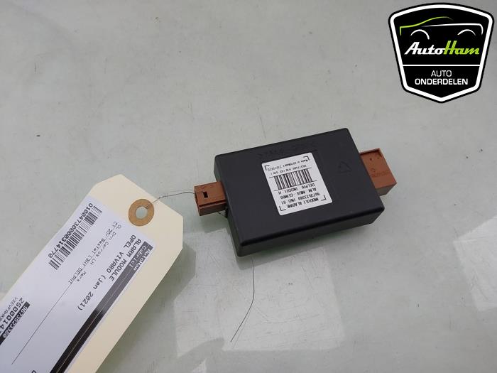 Używane Modul alarmu Opel Vivaro 2.0 CDTI 122 Cena € 60,50 Z VAT oferowane przez AutoHam